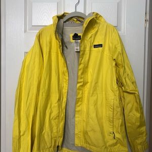 Patagonia yellow raincoat size Md
